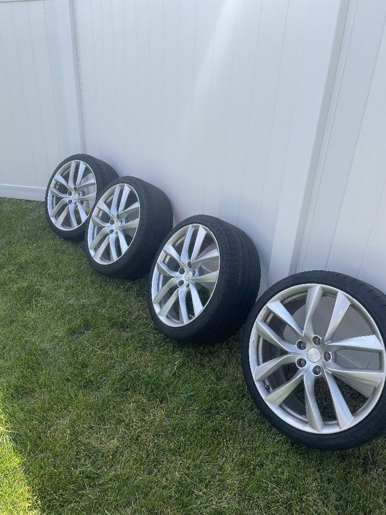 21" Arachnid Wheels
