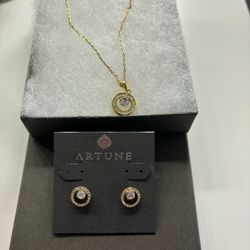 Artune Necklace and Earrings Set