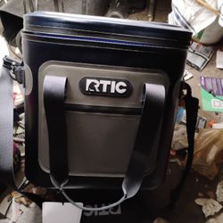 Brand New RTIC 20 Can Soft Pack Cooler