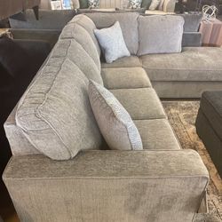New Nice Living Room Couch 