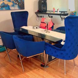 For sale dining room 6 chair used like new Price 1,700