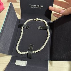 Genuine Tiffany Pearl Necklace 