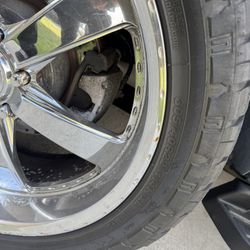 22” Chrome Wheels