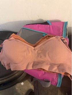 Women breast fitting bras size M