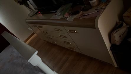 4 drawer and 2 door dresser