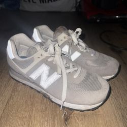 Woman’s New Balance Class 574
