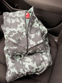 Boys Xl nike Tech
