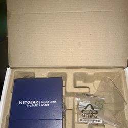 NETGEAR 5-Port Gigabit Ethernet Unmanaged Switch (GS105NA)