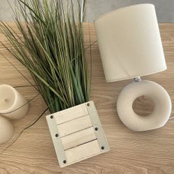 Decorstion- lamp, plant and candles