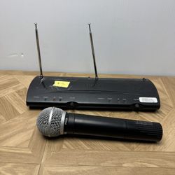 Shure Microphone And Receiver