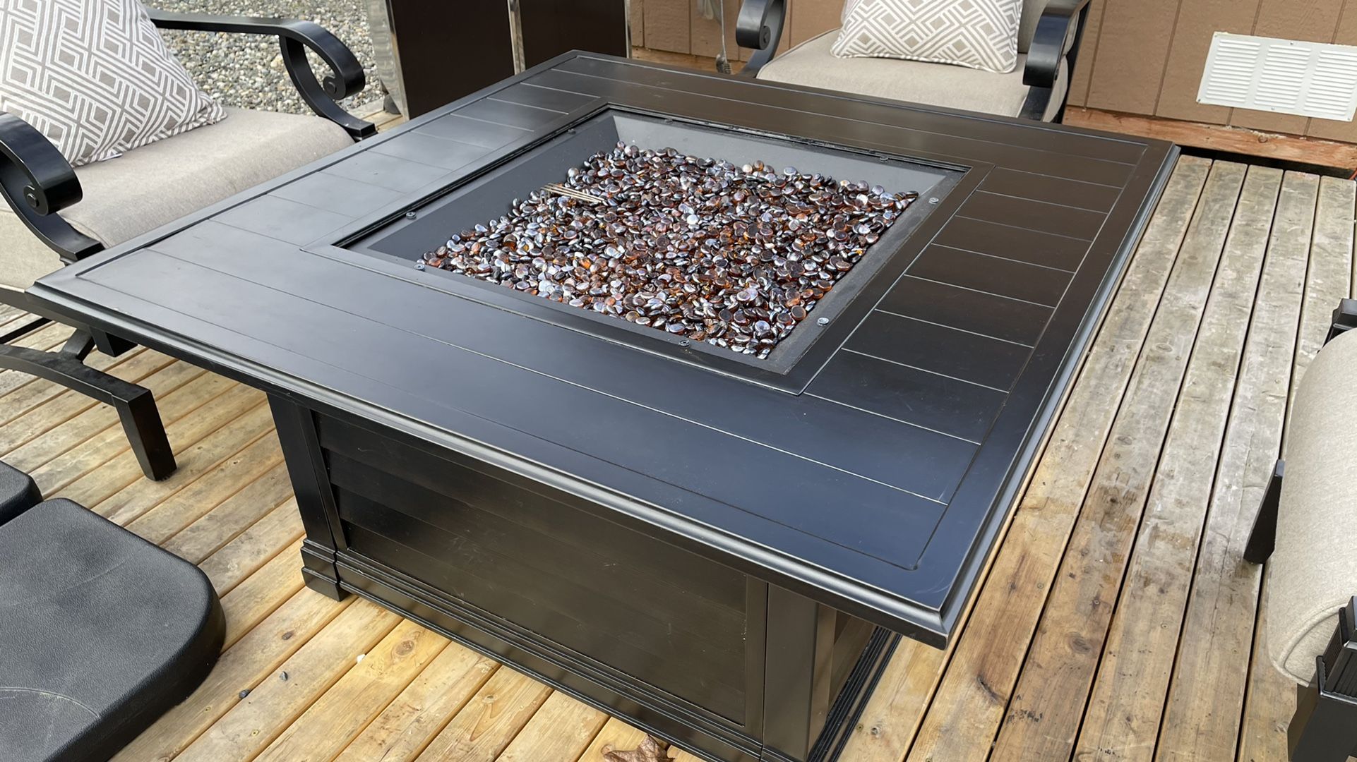 Sunvilla Patio Fire Table & Chat Set for Sale in Bonney Lake, WA OfferUp