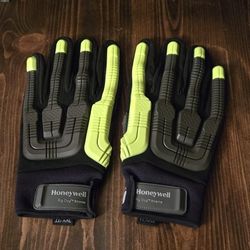 Men's Protective Gloves