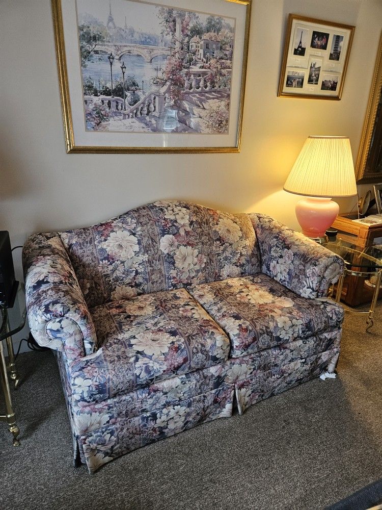 2Pc Loveseat and Chair  Broyhill 