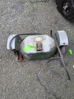 Bench grinder wire wheel