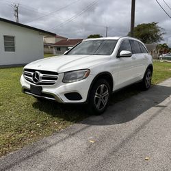2017 Mercedes-Benz GLC 300