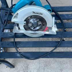 Makita Circular Saw Asking 40$