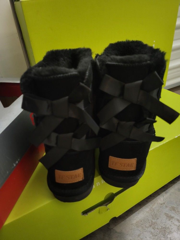 Black Bailey BOW Boots- Size 7/8