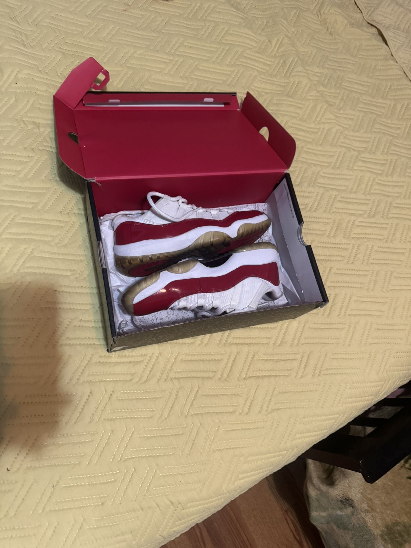 Jordan 11 cherry