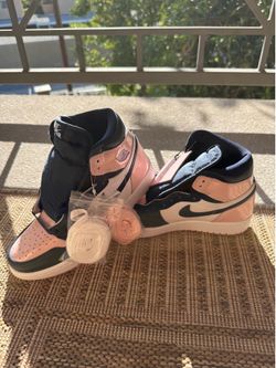 Jordan 1 Retro High “Atmosphere” 6Y/7.5W - Brand New in Box - Perfect Condition $130