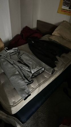 Men’s Nike techs sets