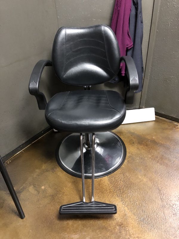 Used salon chair for Sale in Vancouver, WA OfferUp