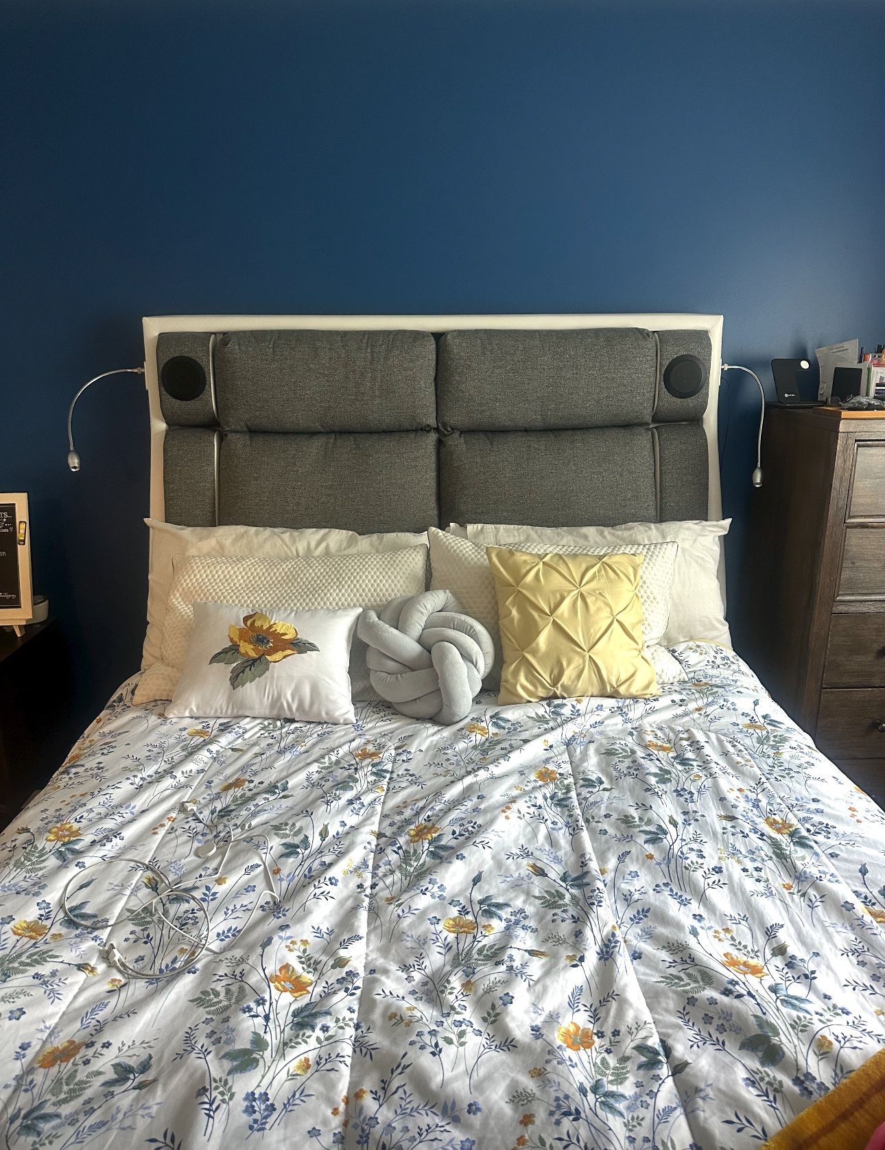 Queen bed Frame. Bluetooth, Speakers, Arm Rest