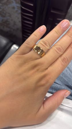 OURA RING 4 ROSE GOLD- Size 6