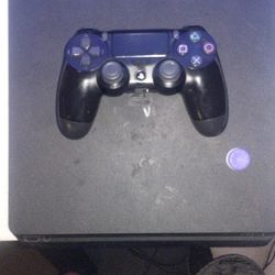 PS4 SLIM With Controller. 