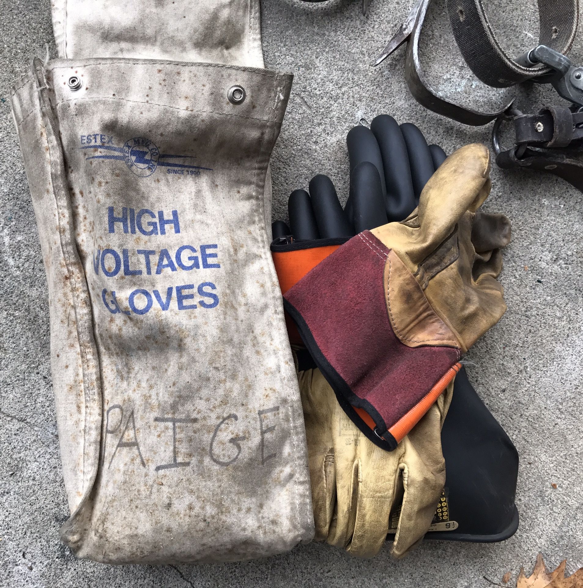 Tree trimming climbing lineman pole climbing gear for Sale in Everett