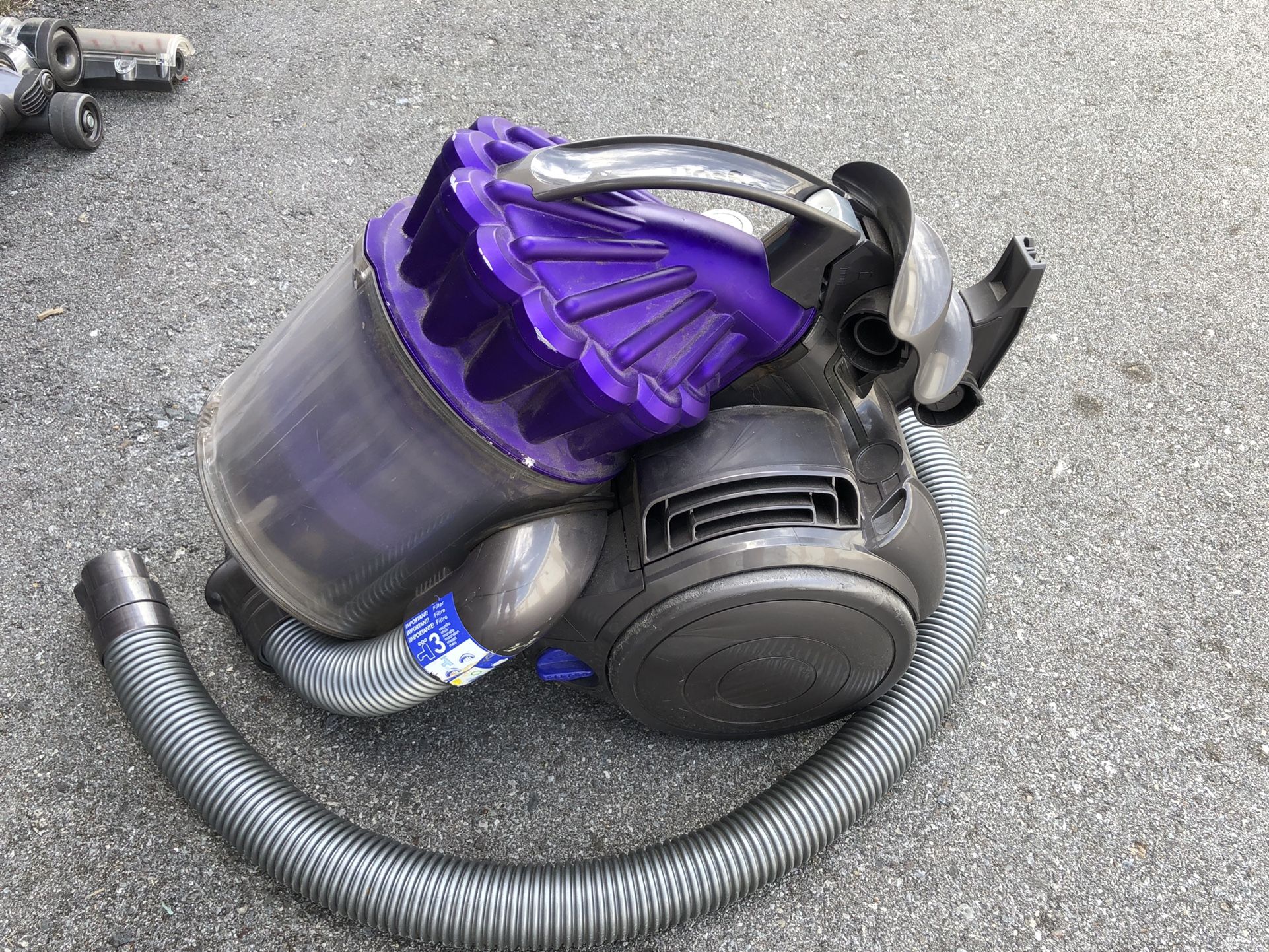 Dyson Model Dc23 With Hose Vacuum 