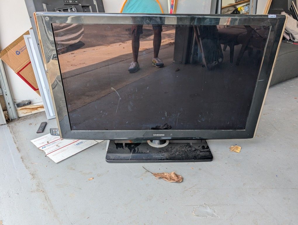 Samsung 46" Plasma TV