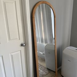 Great Standing Mirror Originally 50$