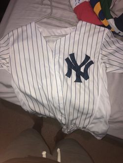 Aaron Judge Yankees jersey