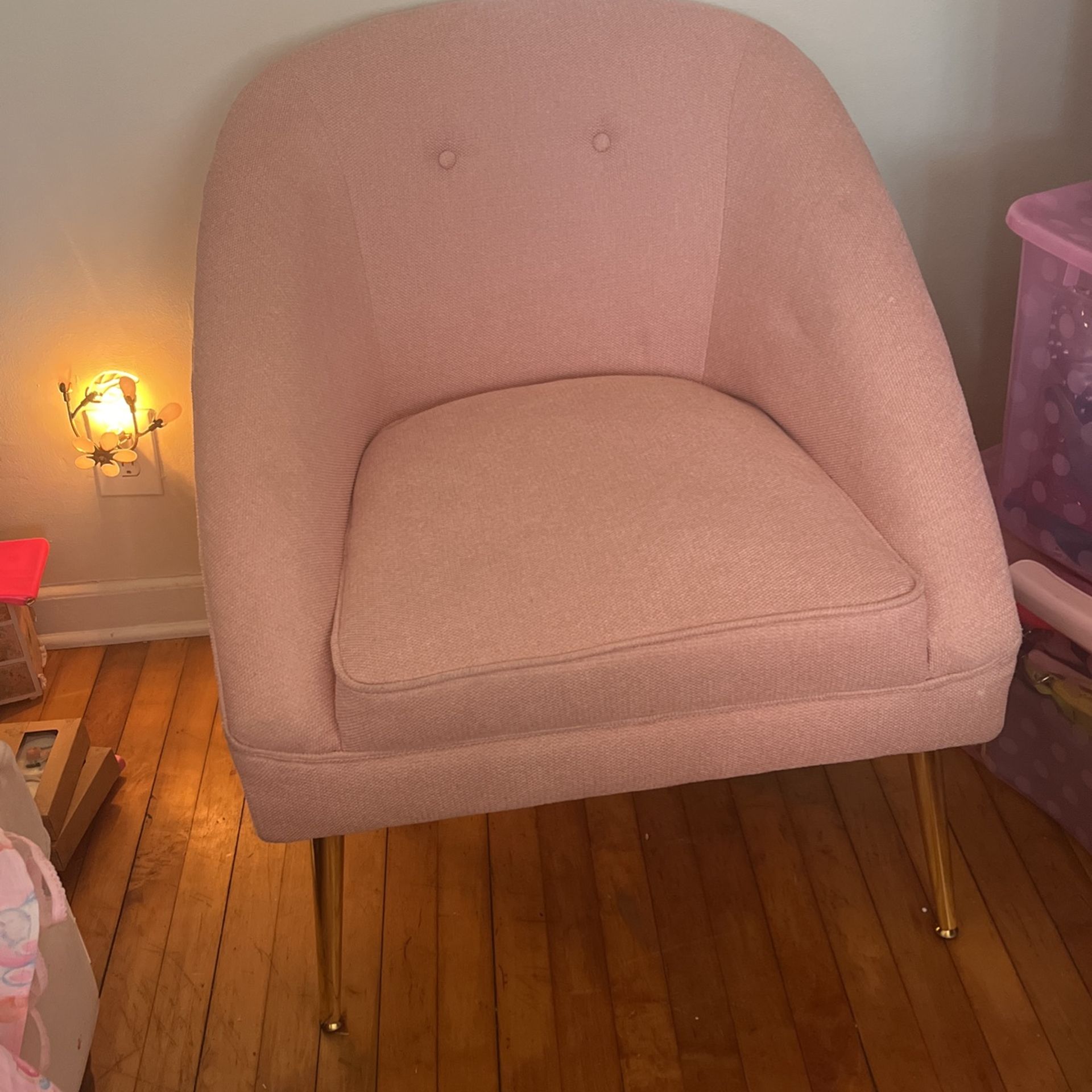 Pink Retro Love Chair