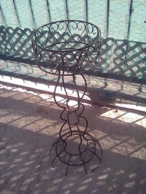 Plant Stand ( Metal )