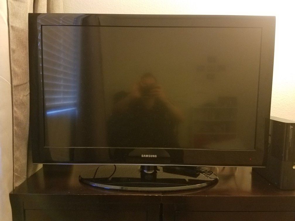 Samsung 42" LCD Tv