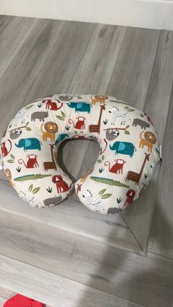 Nursing pillow super clean