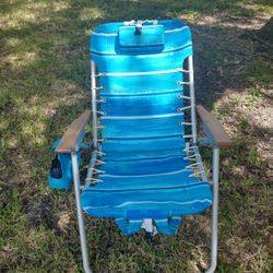 Beach Chair - 4 Reclining Positions Carrying Straps + Cooler  Pouch