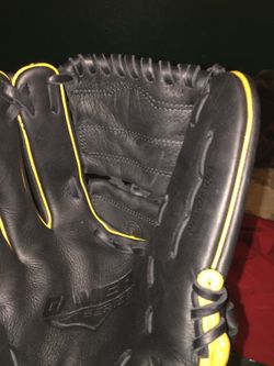 Rawlings infielder baseball glove 11 1/2