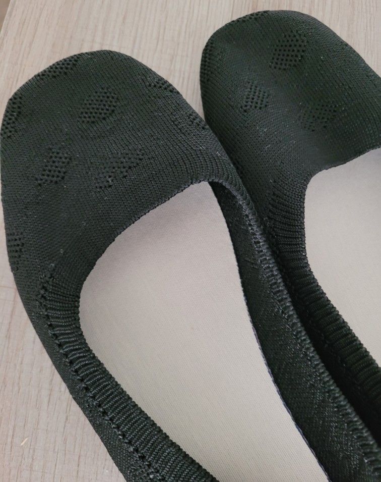 NEW Size 8.5 Black Flats!