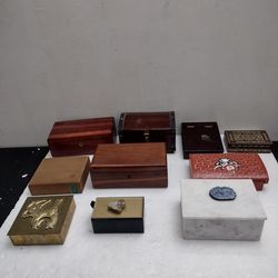 Jewelry/ misc box collection selling as a collection l 