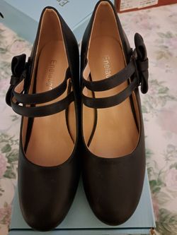 VJV- Black dress shoe with 2 1/2 inch heel