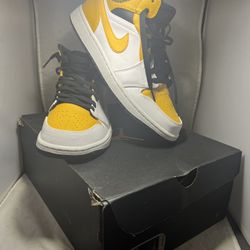 Jordan 1 Mid University Gold 2020 Size 9.5