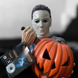 Micheal Myers Light up Statue | Spirit Halloween 