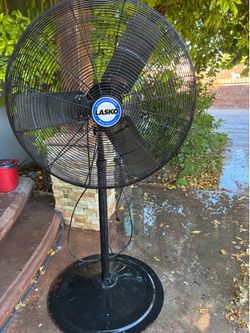 Lasko 30” Industrial Fan