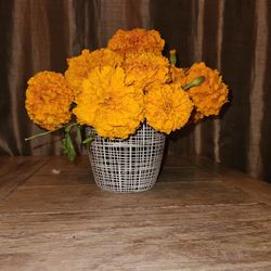 Cempasúchil / Marigold Flower Arrangement
