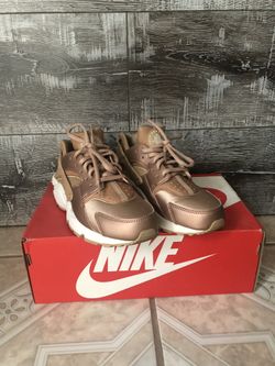 Nike Air Huarache Run, Rose gold size 7 women