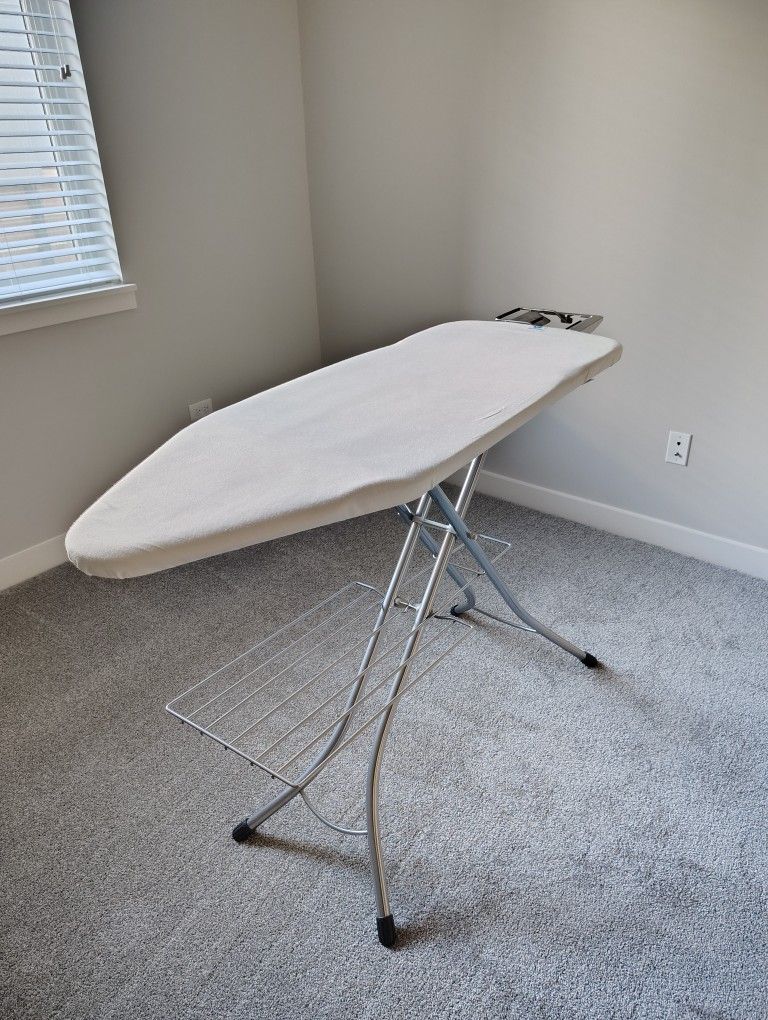 Brabantia Ironing Board 