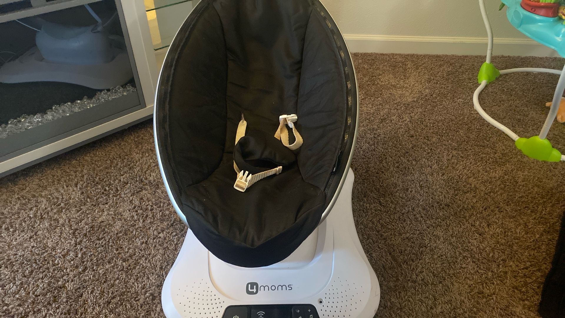 MamaRoo4