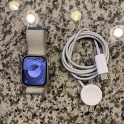 Brand New Apple Watch Series 9 GPS 41mm Starlight With Starlight Sport Loop And Charger